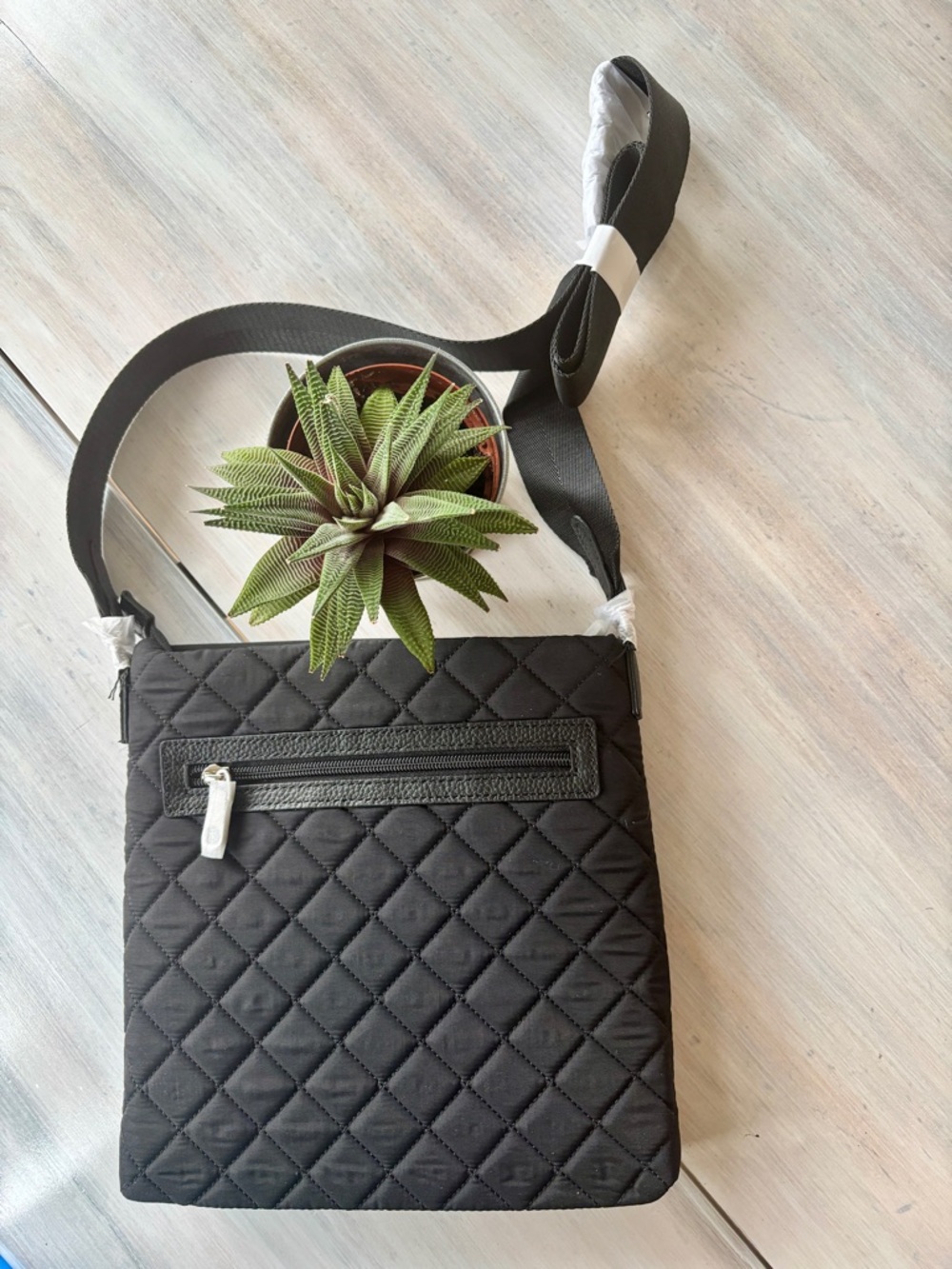Black Bugatti Recycled Nylon Crossbody Bag with Adjustable Strap. NEW ❤️ - Picture 3 of 11